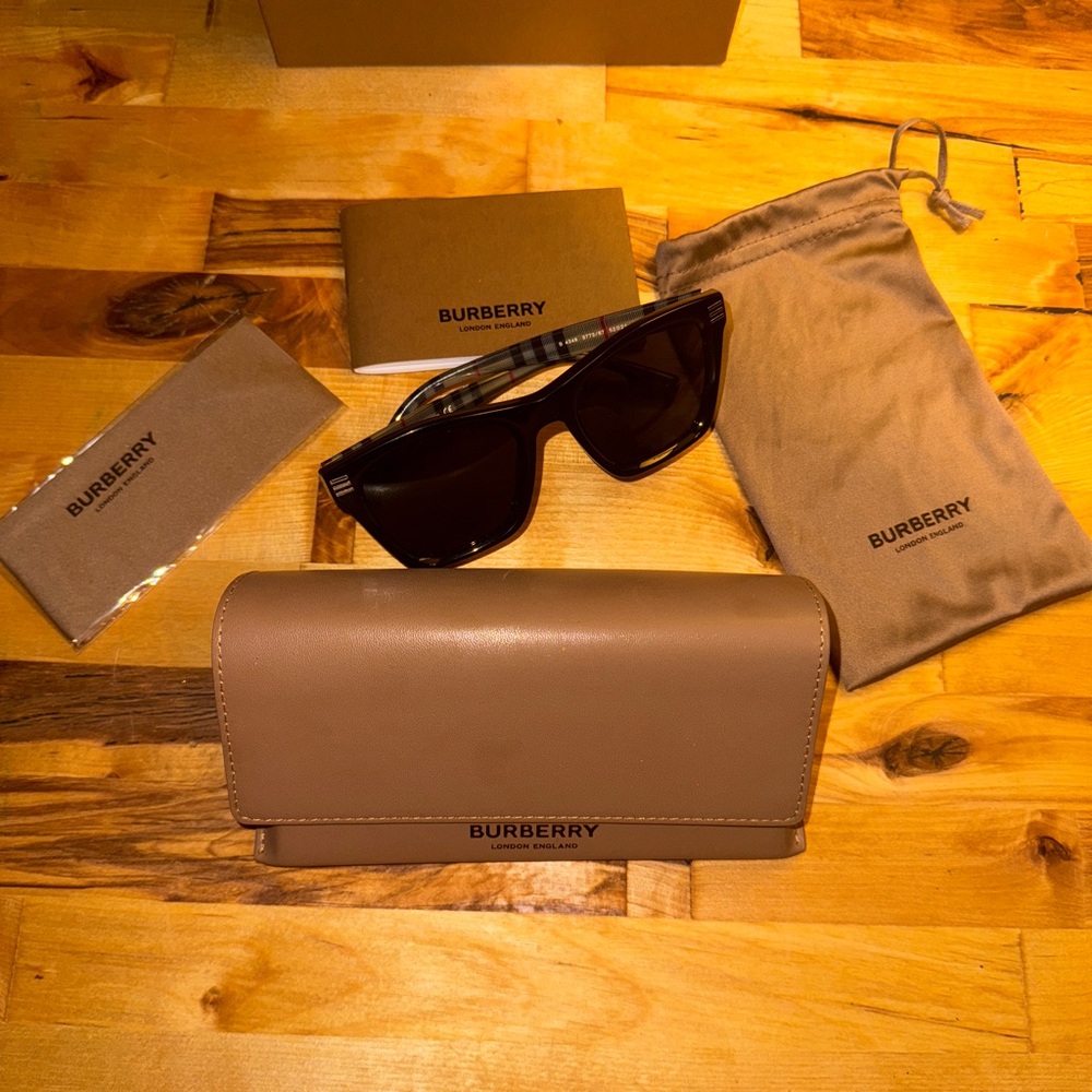 LIKE NEW Burberry Cooper Sunglasses w, case, dust bag, & box - Picture 11 of 11